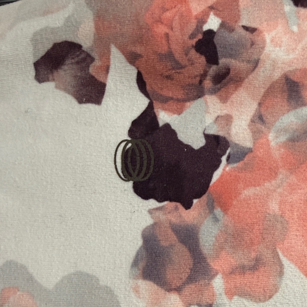 Women's Floral Print Leggings - Picture 2 of 3